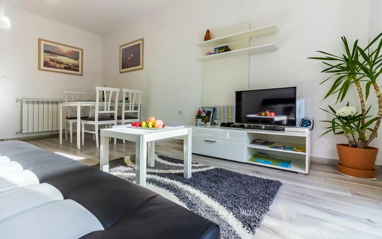 Apartment Mika Pula